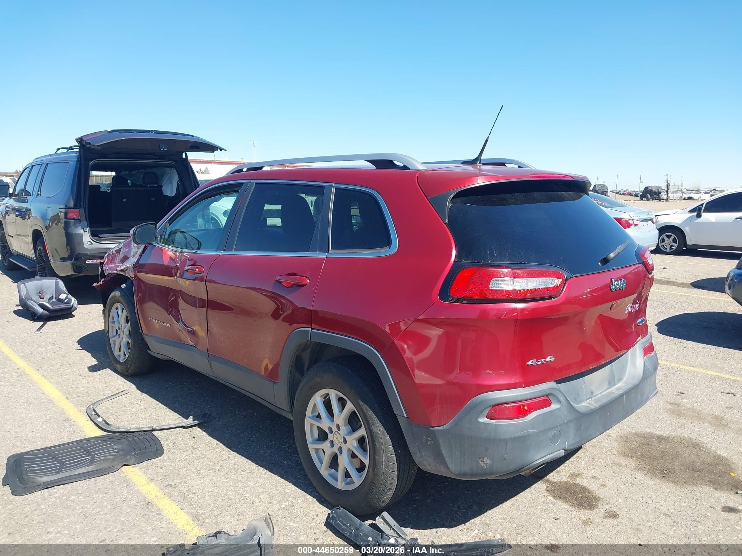 2015 Jeep Cherokee Latitude Красный vin: 1C4PJMCB9FW697402