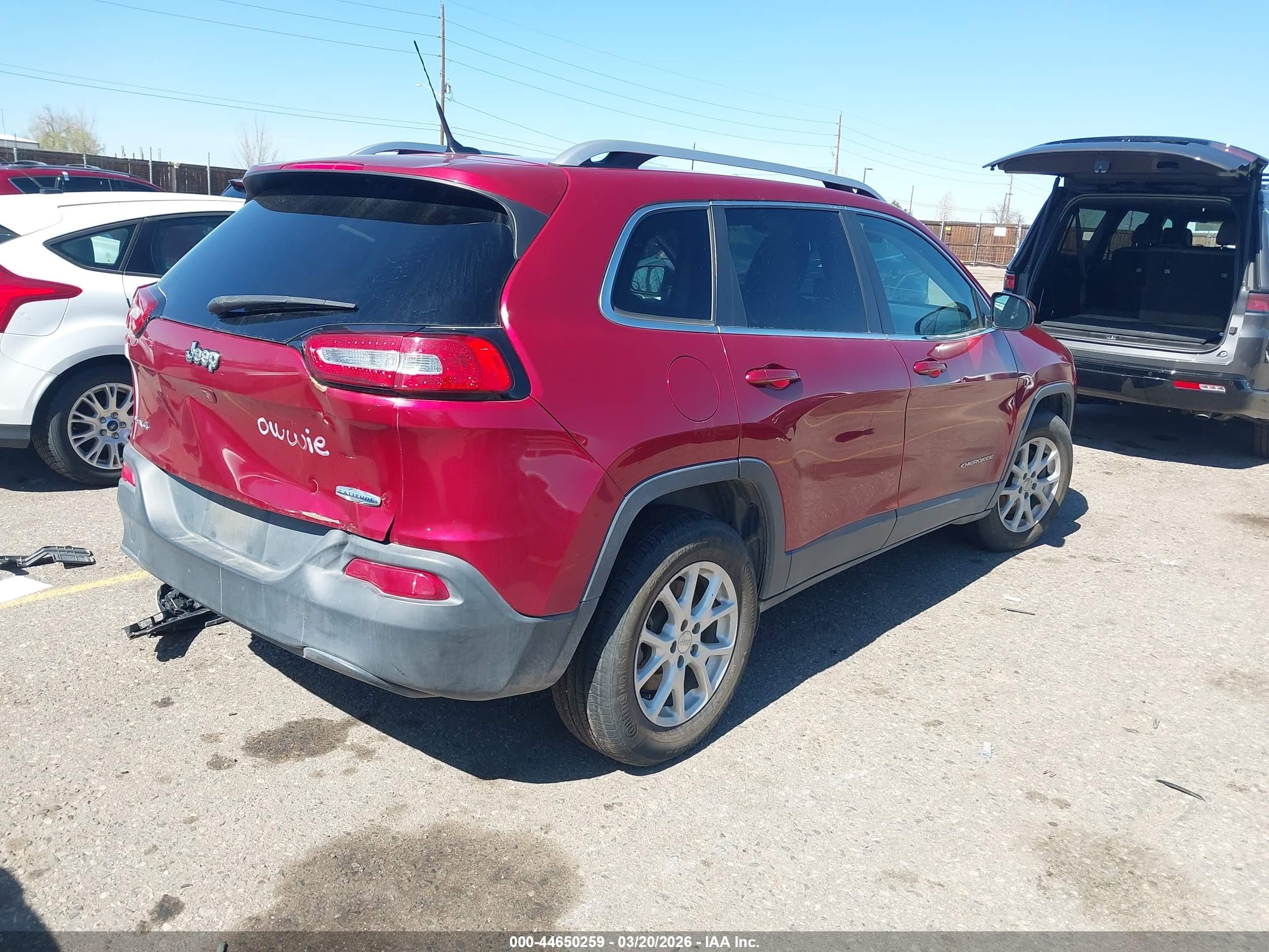 2015 Jeep Cherokee Latitude Красный vin: 1C4PJMCB9FW697402