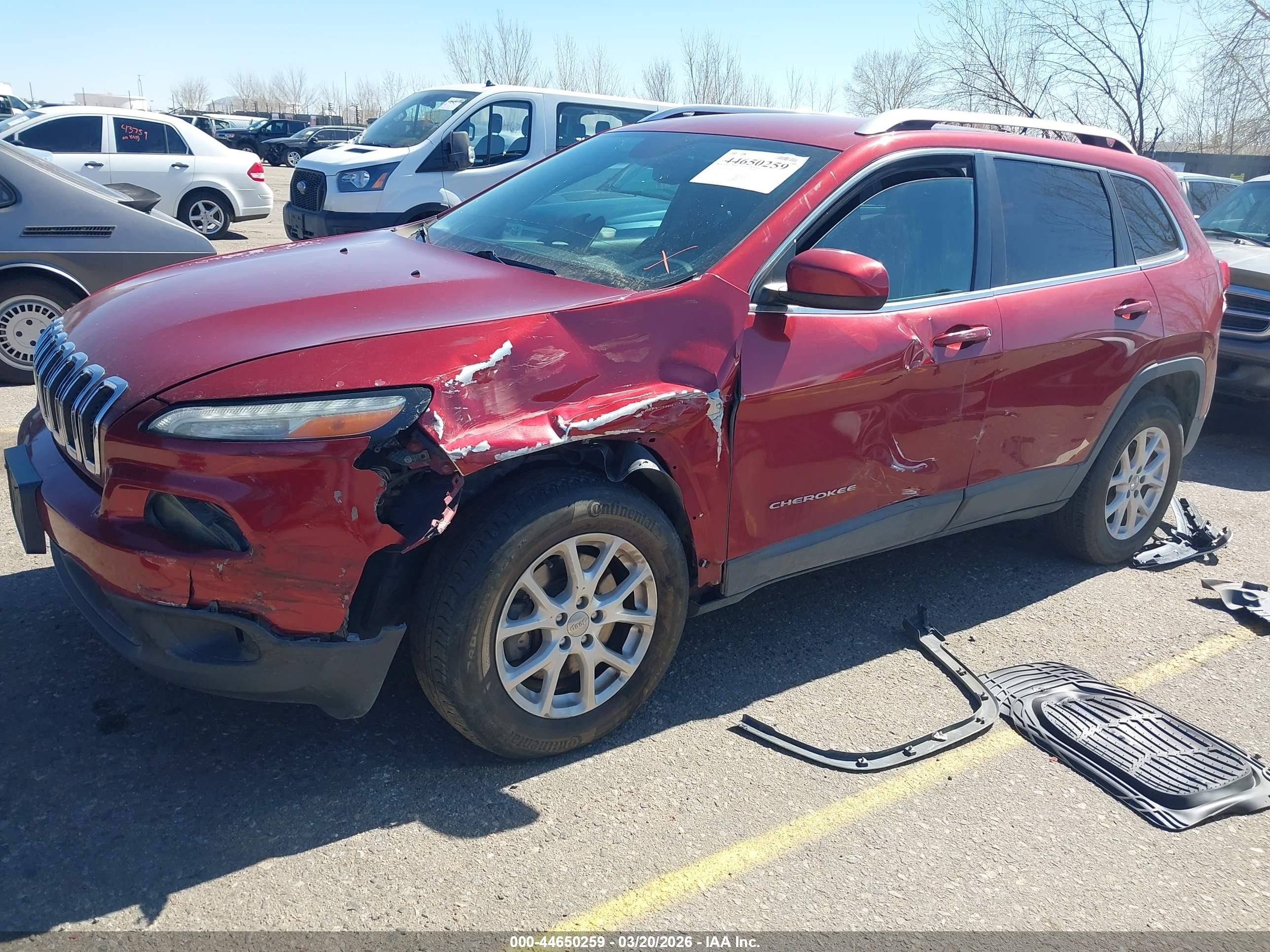 2015 Jeep Cherokee Latitude Красный vin: 1C4PJMCB9FW697402