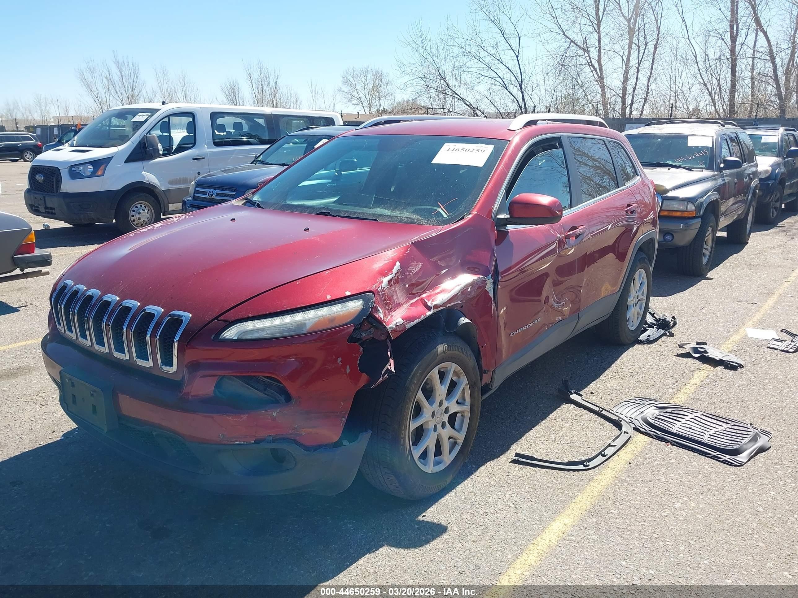 2015 Jeep Cherokee Latitude Красный vin: 1C4PJMCB9FW697402