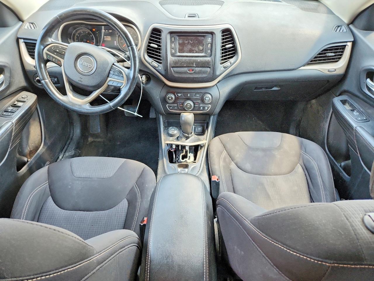 2015 Jeep Cherokee Latitude Silver vin: 1C4PJMCB9FW715378
