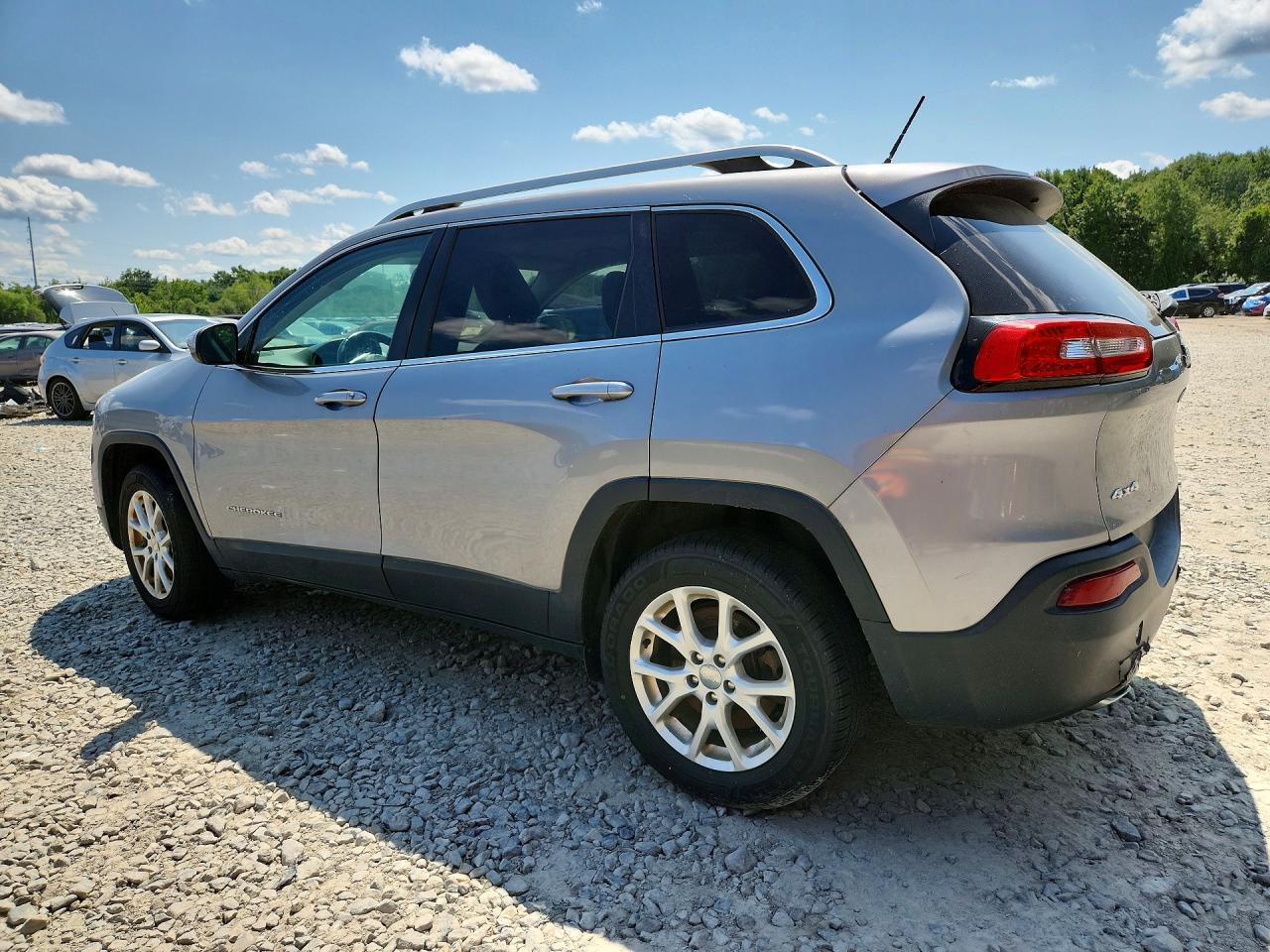 2015 Jeep Cherokee Latitude Silver vin: 1C4PJMCB9FW715378