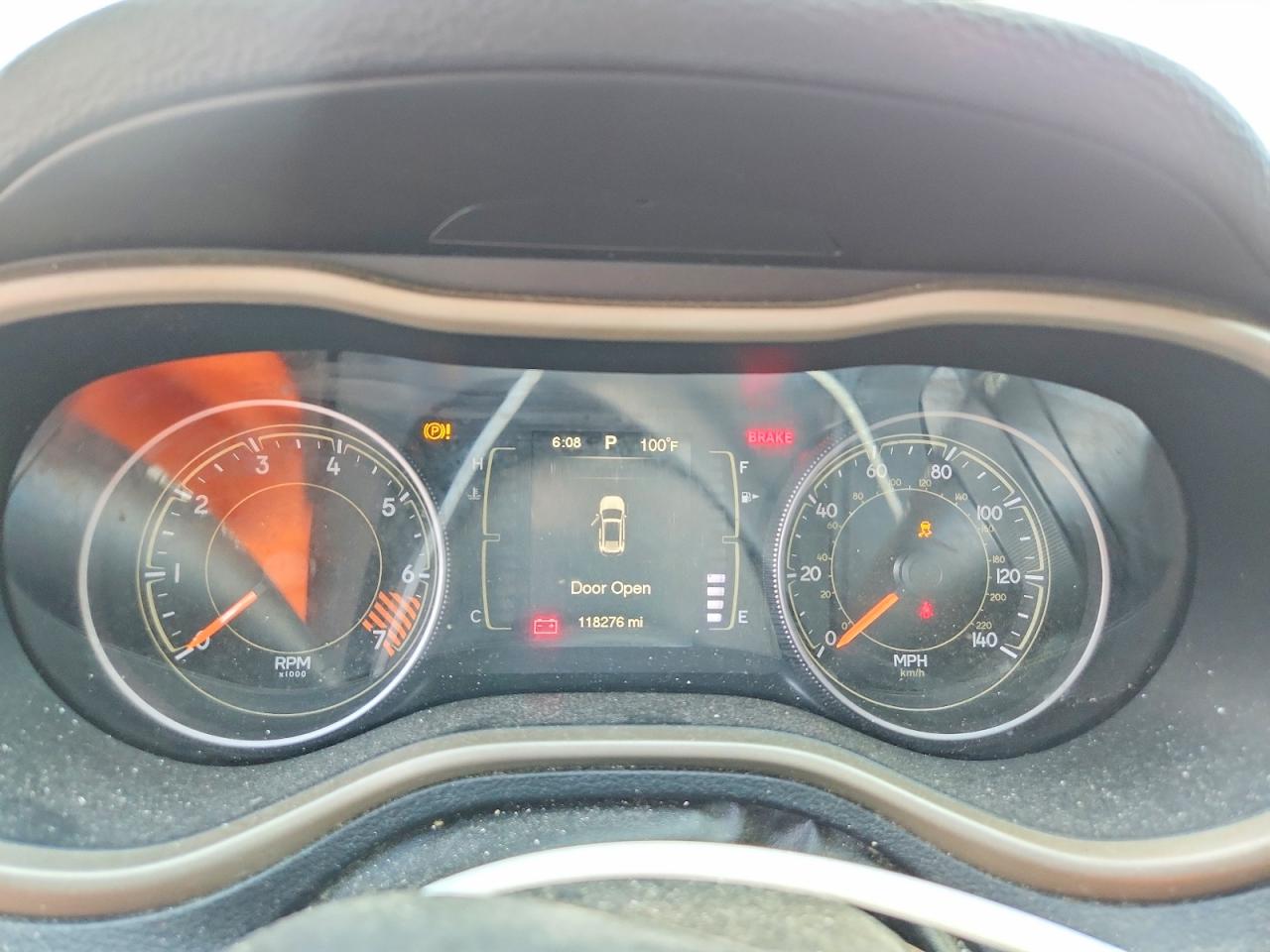 2015 Jeep Cherokee Latitude Silver vin: 1C4PJMCB9FW715378