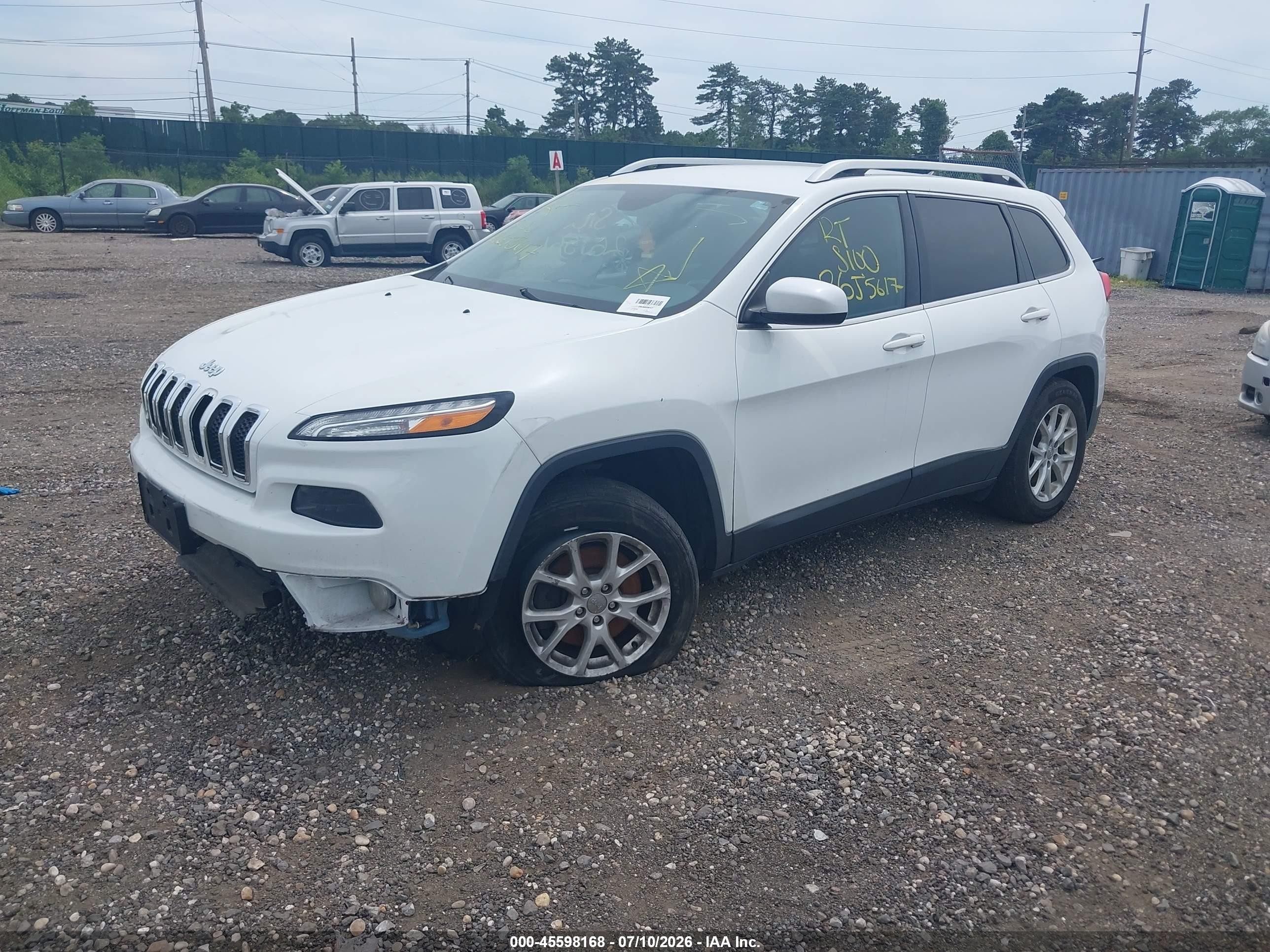 2015 Jeep Cherokee Latitude White vin: 1C4PJMCB9FW772017