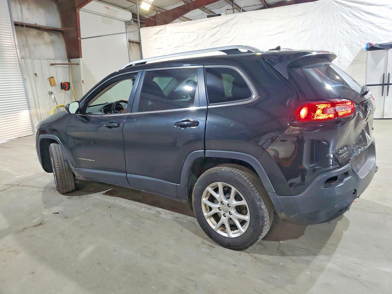 2016 Jeep Cherokee Latitude Black vin: 1C4PJMCB9GW117583