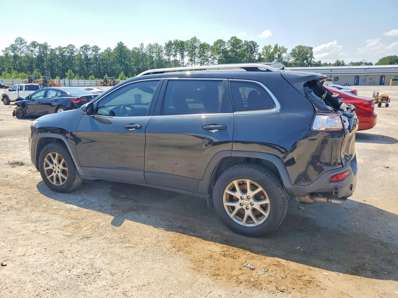 2016 Jeep Cherokee Latitude Black vin: 1C4PJMCB9GW140491