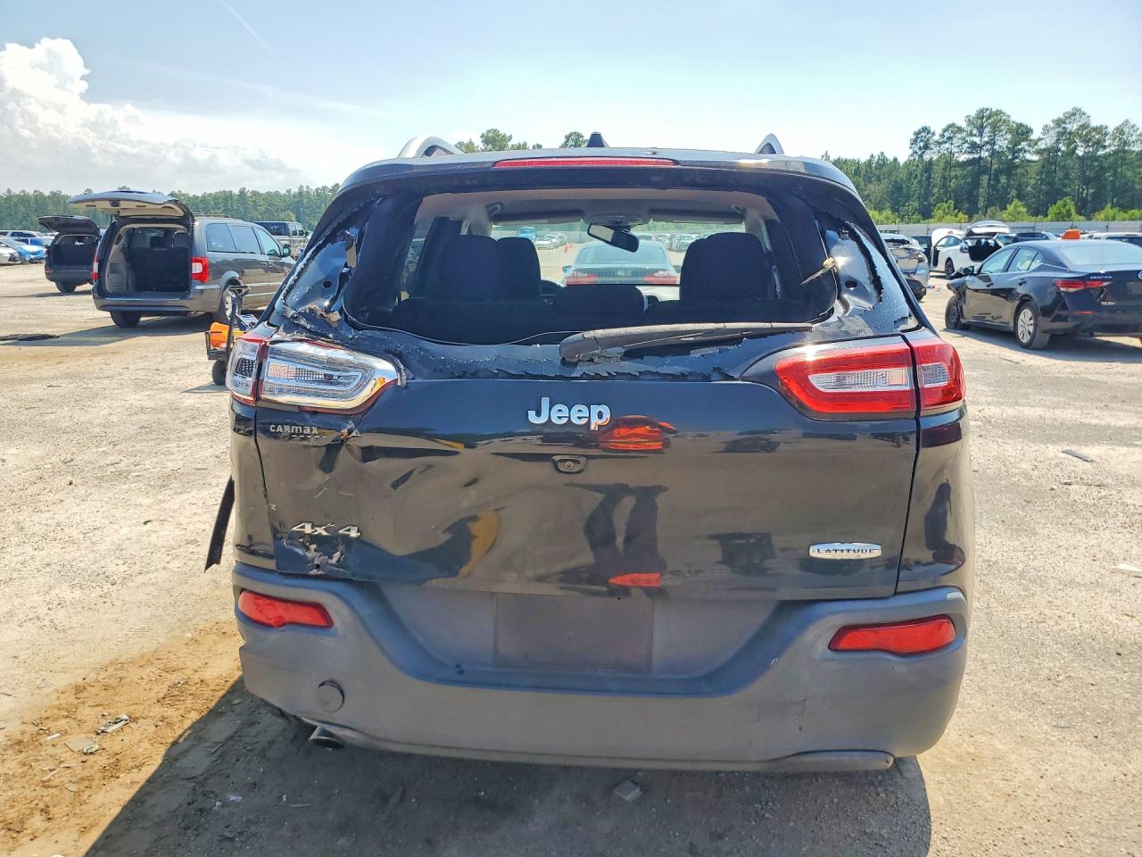 2016 Jeep Cherokee Latitude Black vin: 1C4PJMCB9GW140491