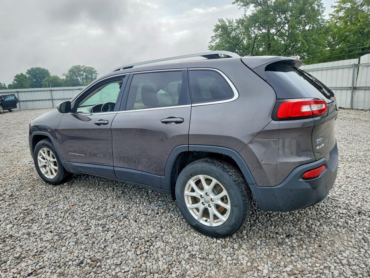 2017 Jeep Cherokee Latitude Серый vin: 1C4PJMCB9HW513336