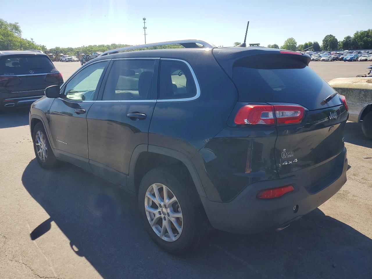 2017 Jeep Cherokee Latitude Black vin: 1C4PJMCB9HW579921