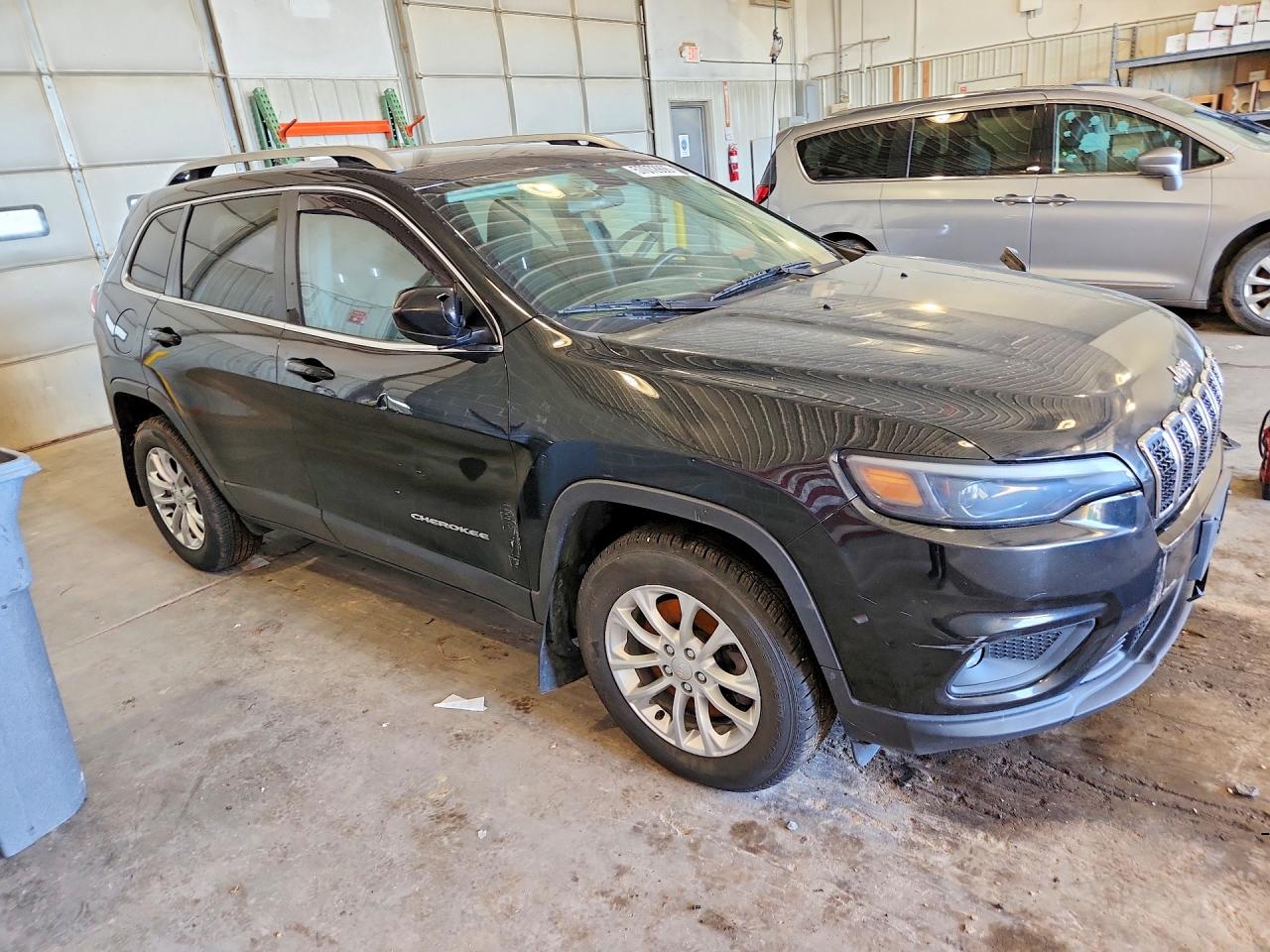 2019 Jeep Cherokee Latitude Черный vin: 1C4PJMCB9KD351985