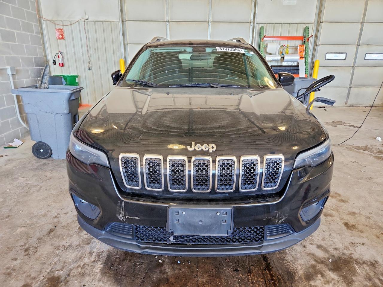 2019 Jeep Cherokee Latitude Черный vin: 1C4PJMCB9KD351985