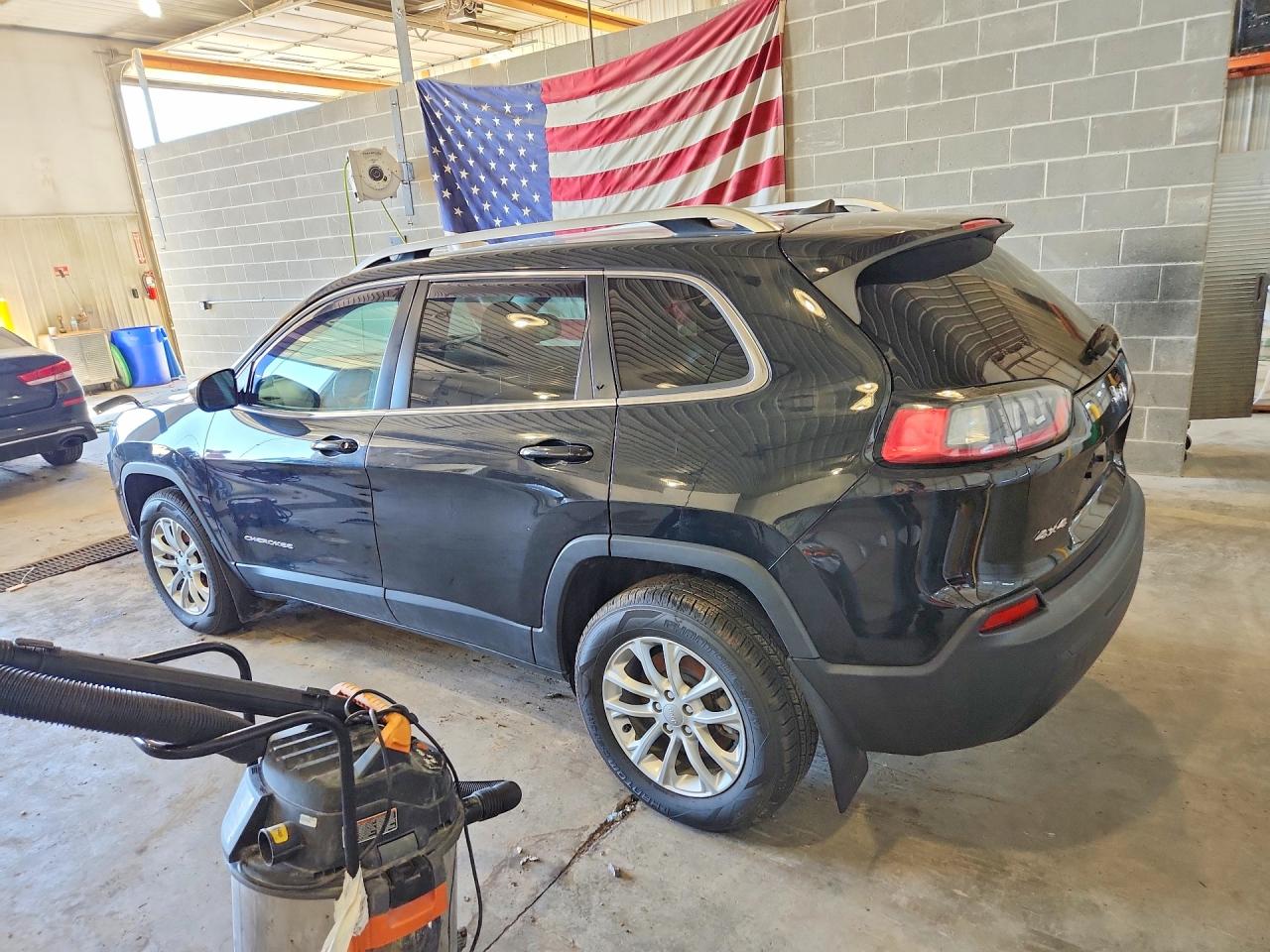 2019 Jeep Cherokee Latitude Черный vin: 1C4PJMCB9KD351985