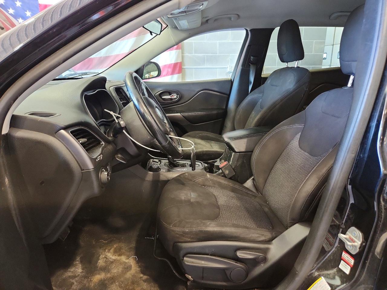 2019 Jeep Cherokee Latitude Черный vin: 1C4PJMCB9KD351985