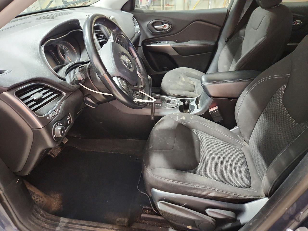 2019 Jeep Cherokee Latitude Blue vin: 1C4PJMCB9KD413482