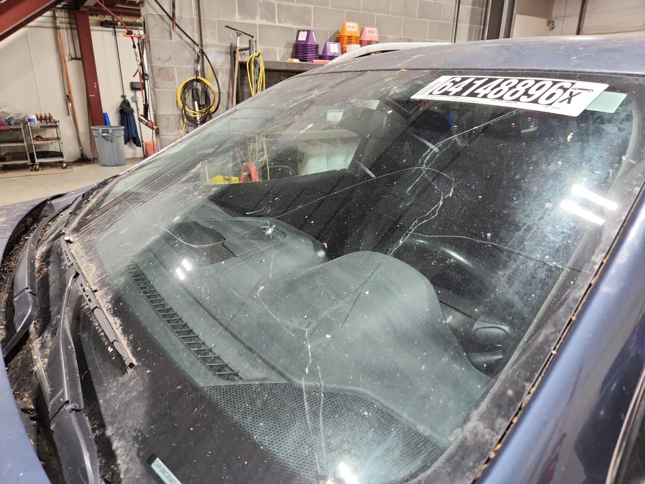 2019 Jeep Cherokee Latitude Blue vin: 1C4PJMCB9KD413482 Damage: Windshield, Broken, Replacement Required