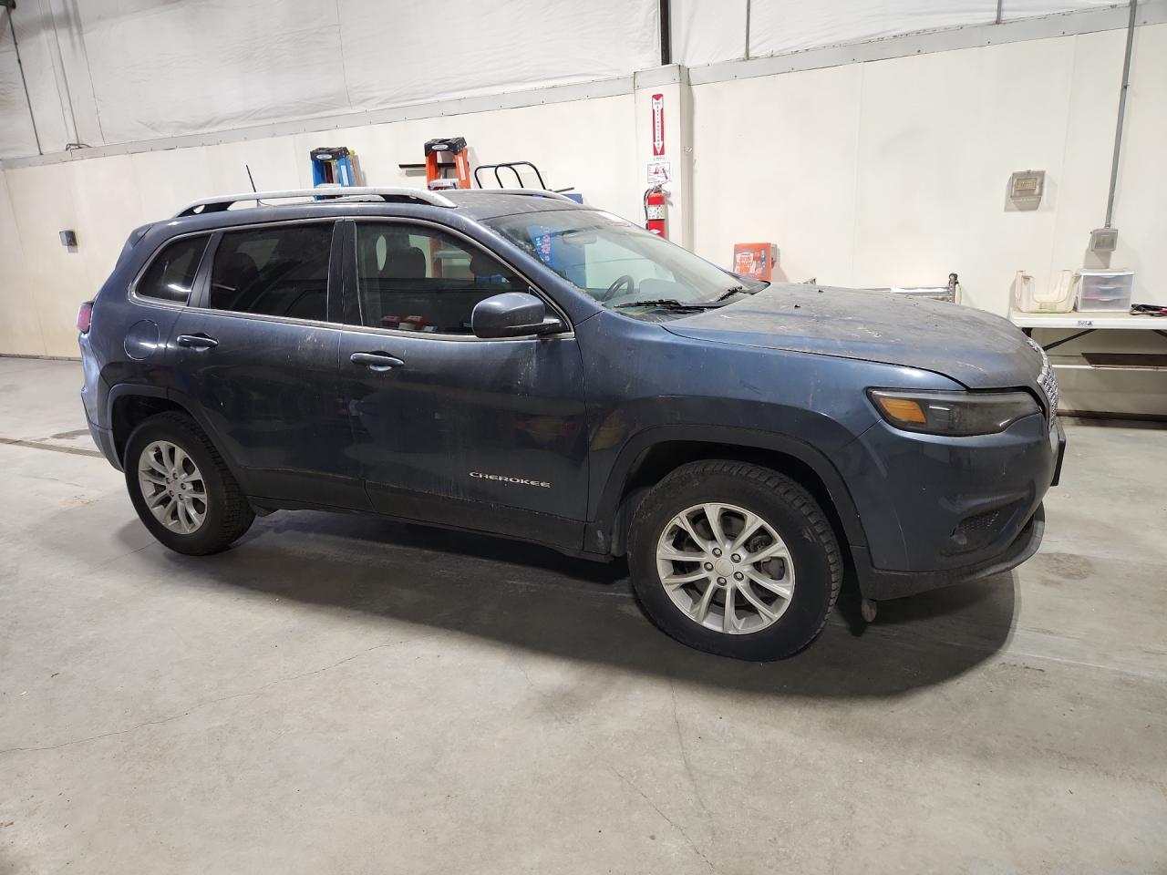 2019 Jeep Cherokee Latitude Blue vin: 1C4PJMCB9KD413482 Damage: Right Front Tire, Worn, Replacement Required