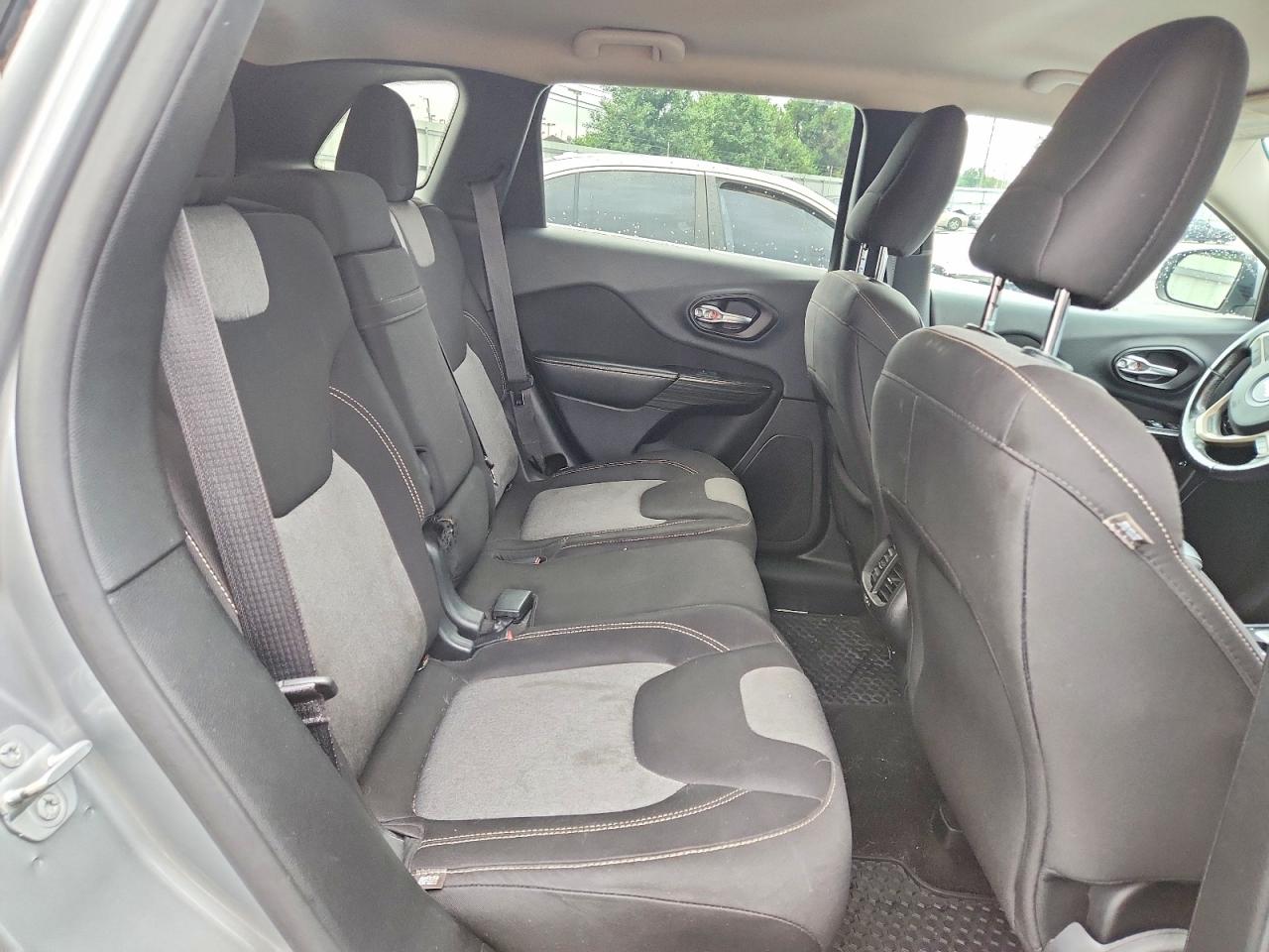 2014 Jeep Cherokee Latitude Gray vin: 1C4PJMCBXEW220038
