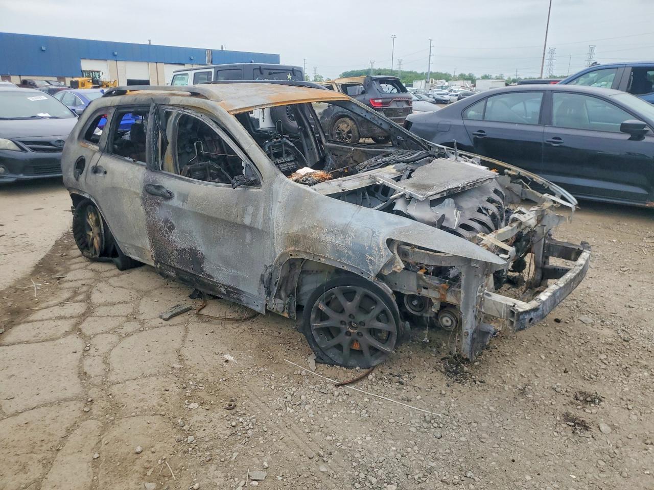 2014 Jeep Cherokee Пожар vin: 1C4PJMCBXEW233632