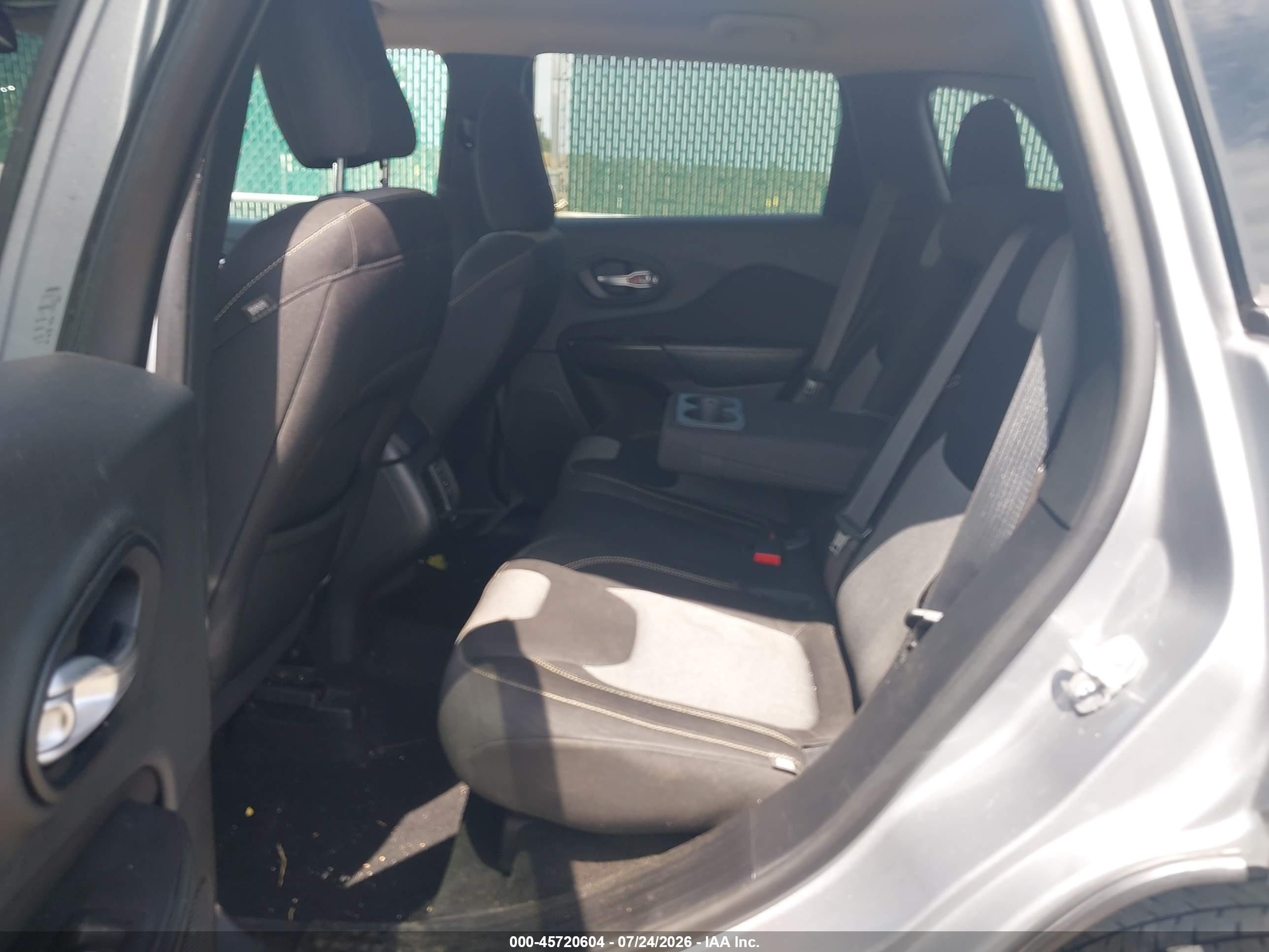 2014 Jeep Cherokee Latitude Gray vin: 1C4PJMCBXEW240564