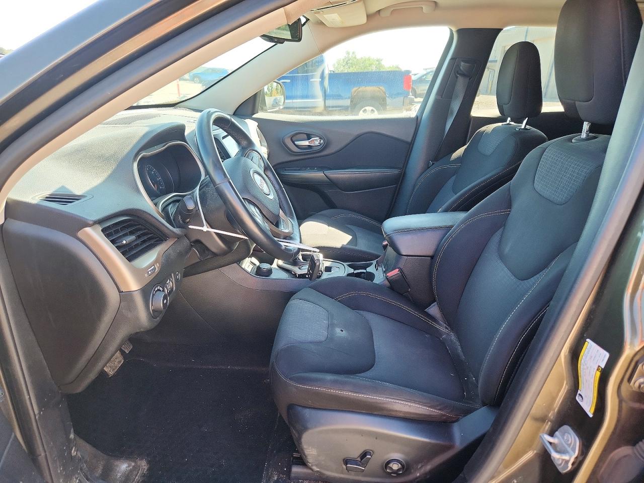 2015 Jeep Cherokee Latitude Brown vin: 1C4PJMCBXFW515691