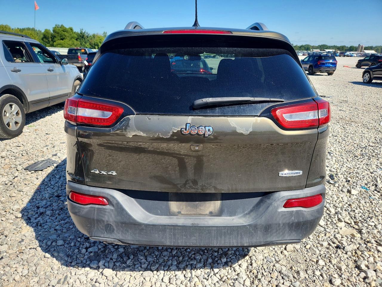 2015 Jeep Cherokee Latitude Brown vin: 1C4PJMCBXFW515691