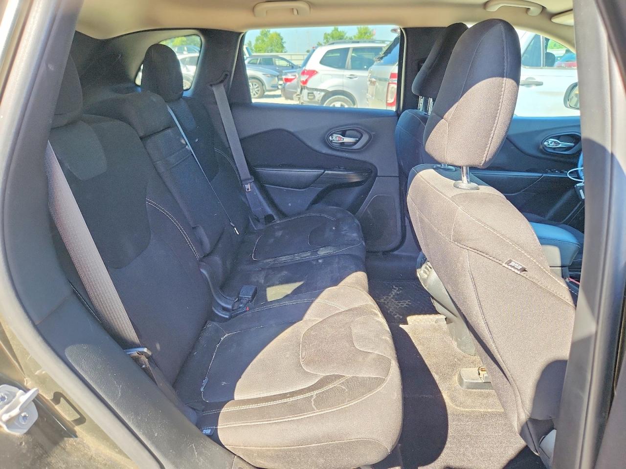 2015 Jeep Cherokee Latitude Brown vin: 1C4PJMCBXFW515691