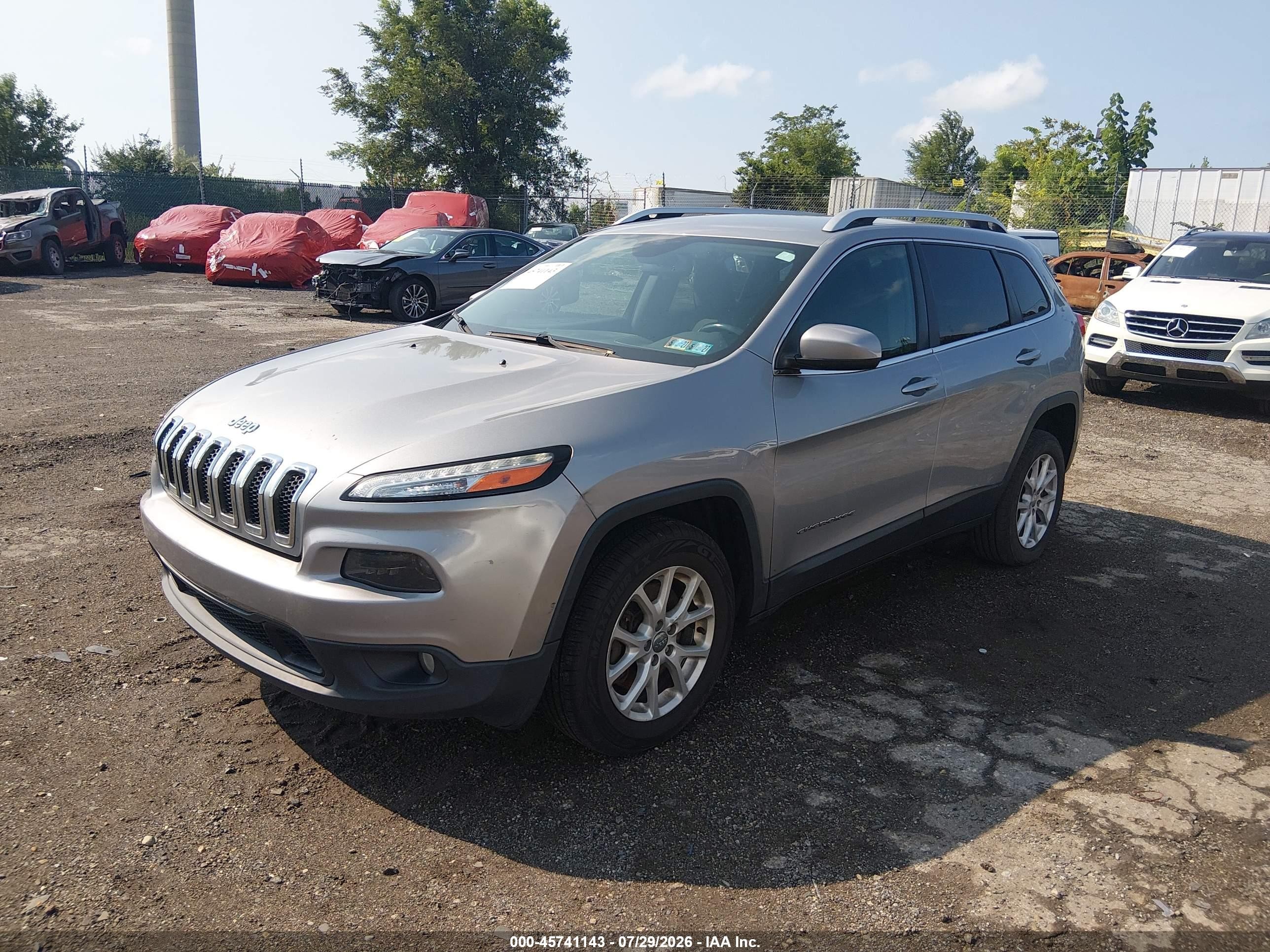 2015 Jeep Cherokee Latitude Gray vin: 1C4PJMCBXFW520146