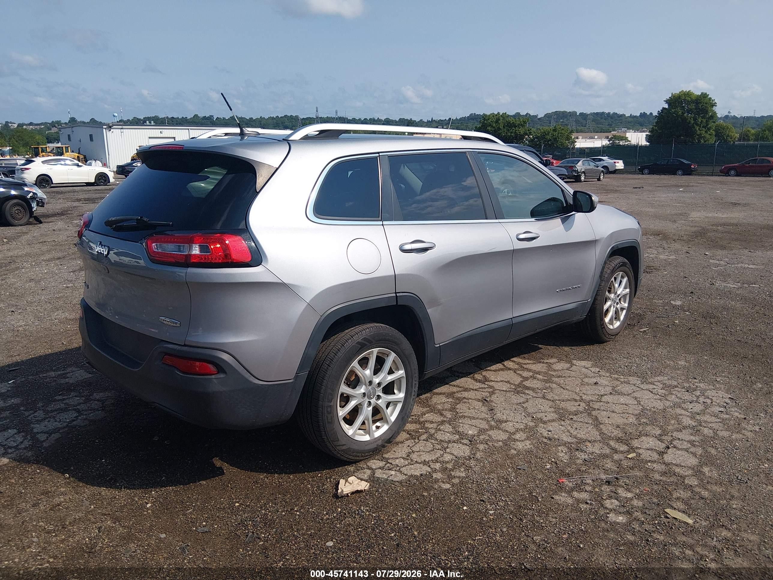 2015 Jeep Cherokee Latitude Gray vin: 1C4PJMCBXFW520146