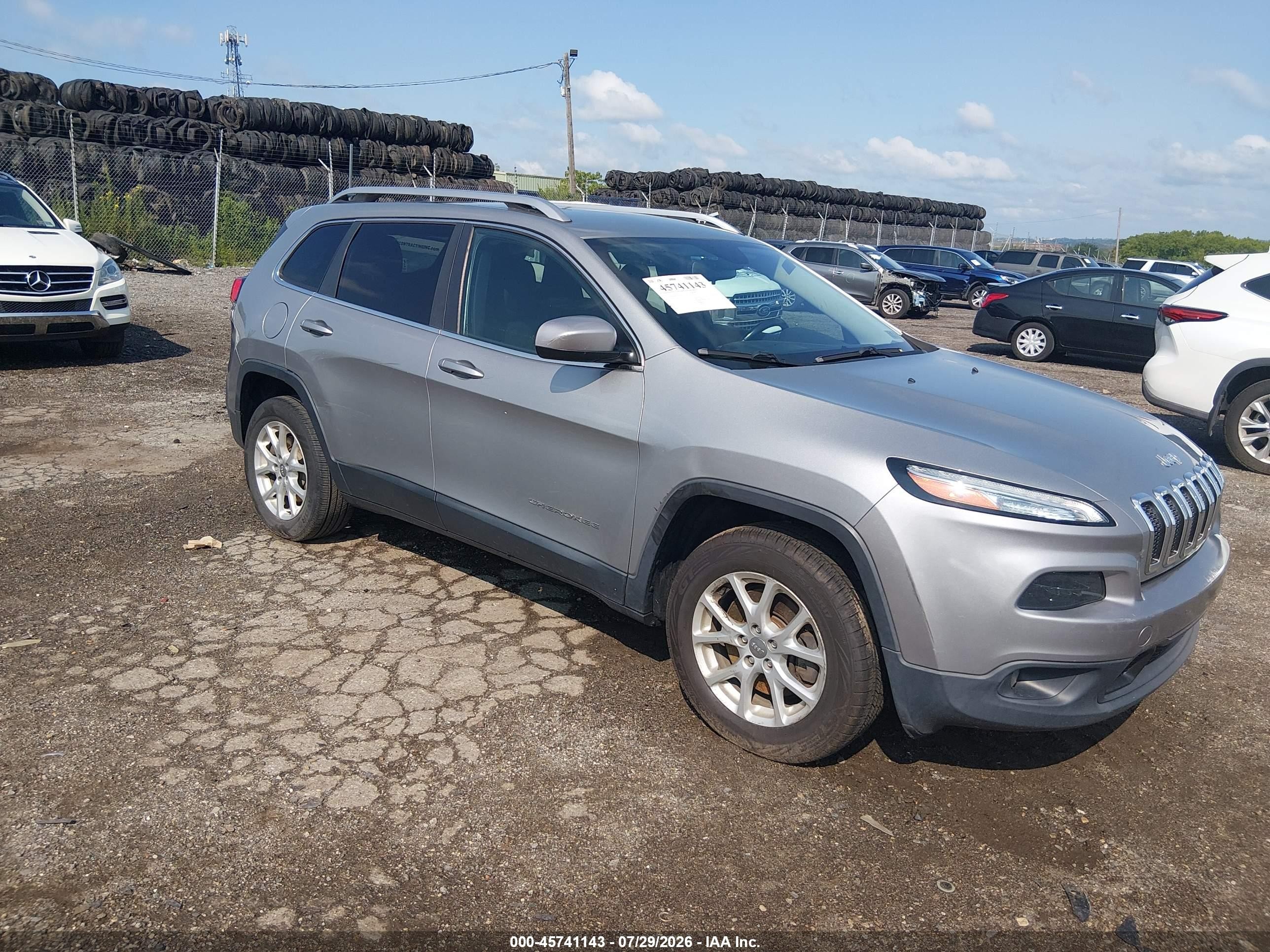 2015 Jeep Cherokee Latitude Gray vin: 1C4PJMCBXFW520146