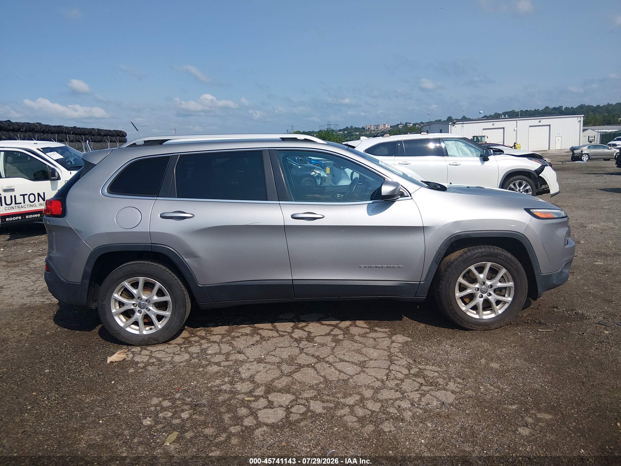 2015 Jeep Cherokee Latitude Gray vin: 1C4PJMCBXFW520146