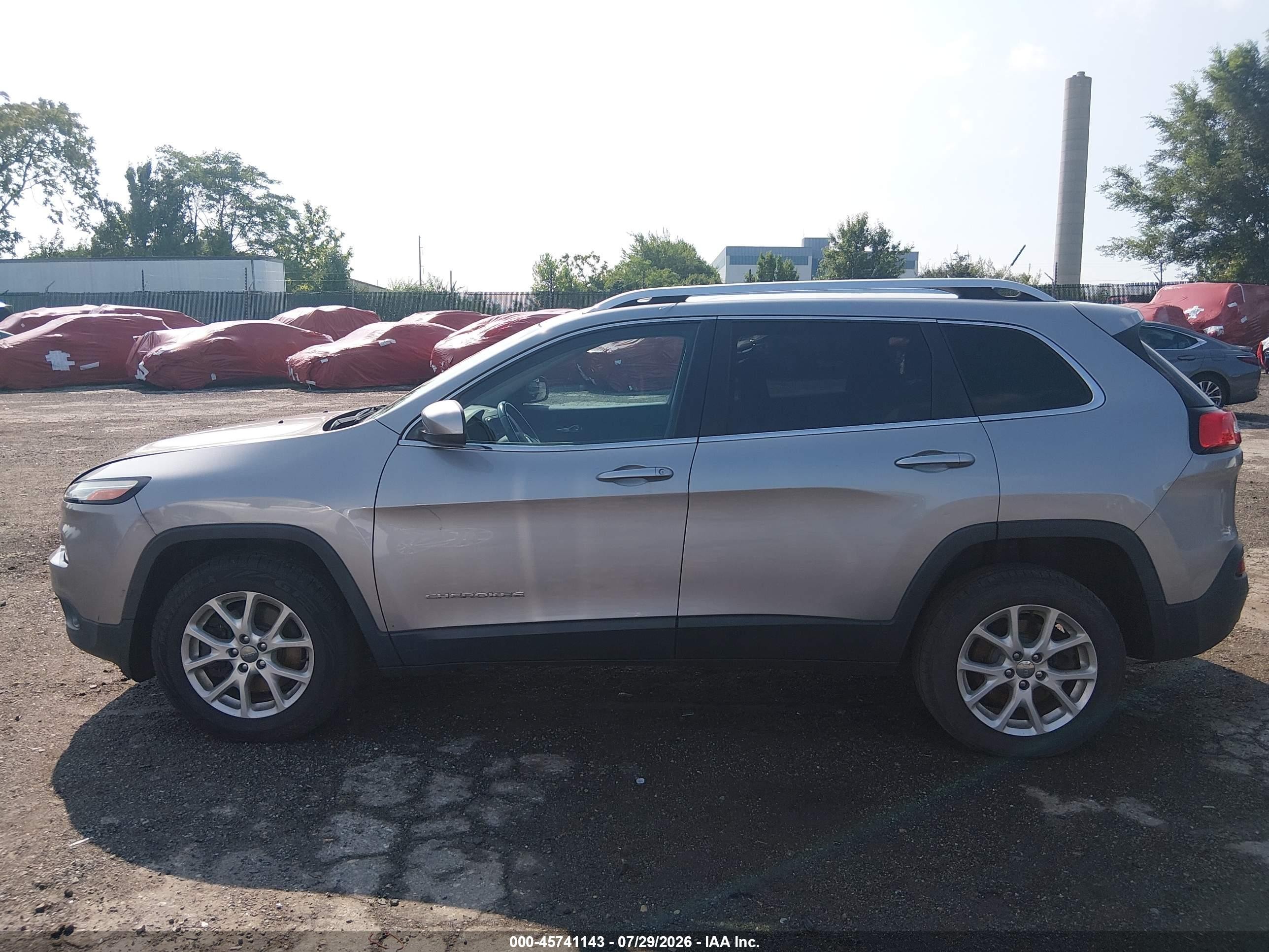 2015 Jeep Cherokee Latitude Gray vin: 1C4PJMCBXFW520146