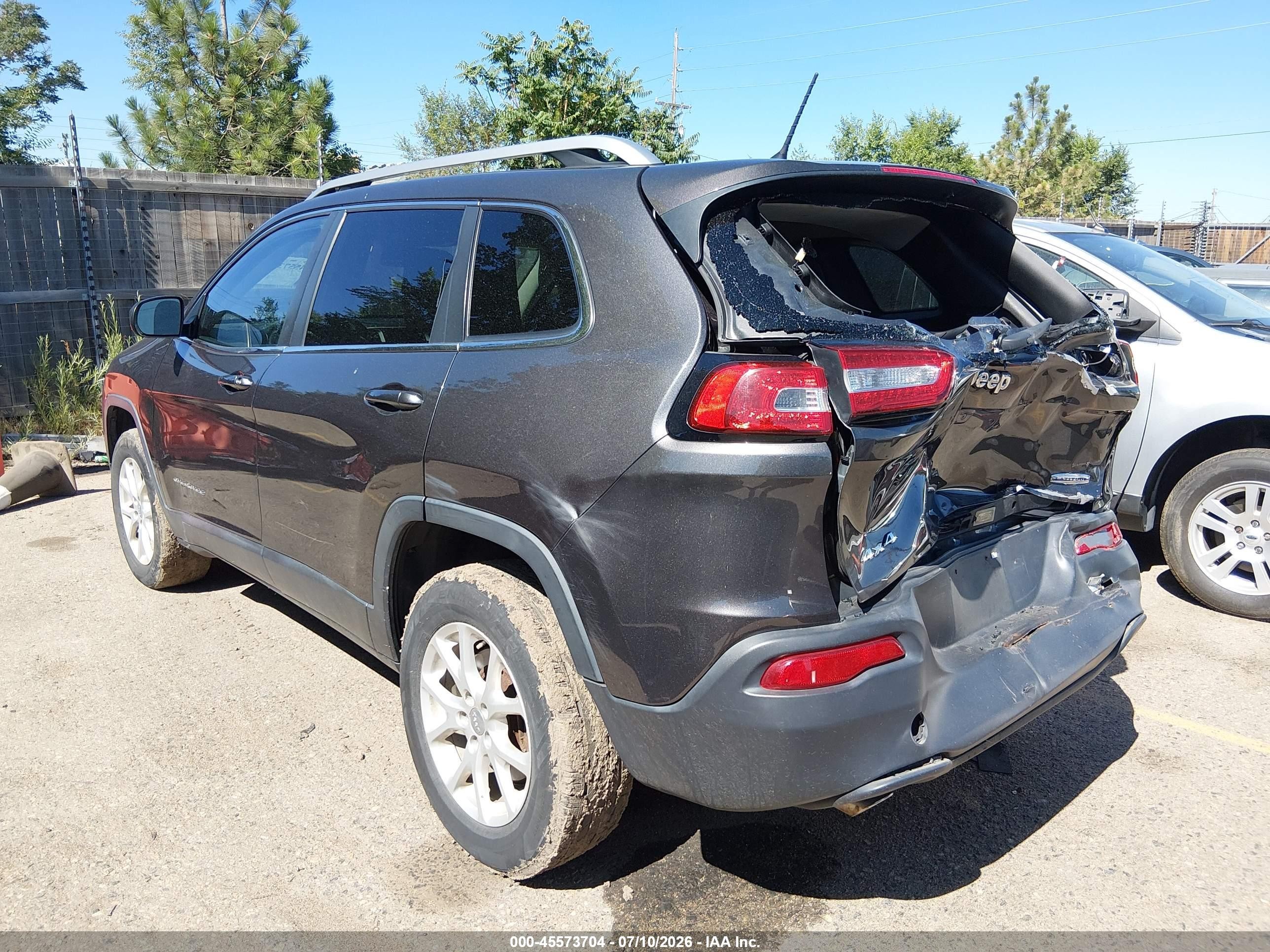 2015 Jeep Cherokee Latitude Gray vin: 1C4PJMCBXFW540543