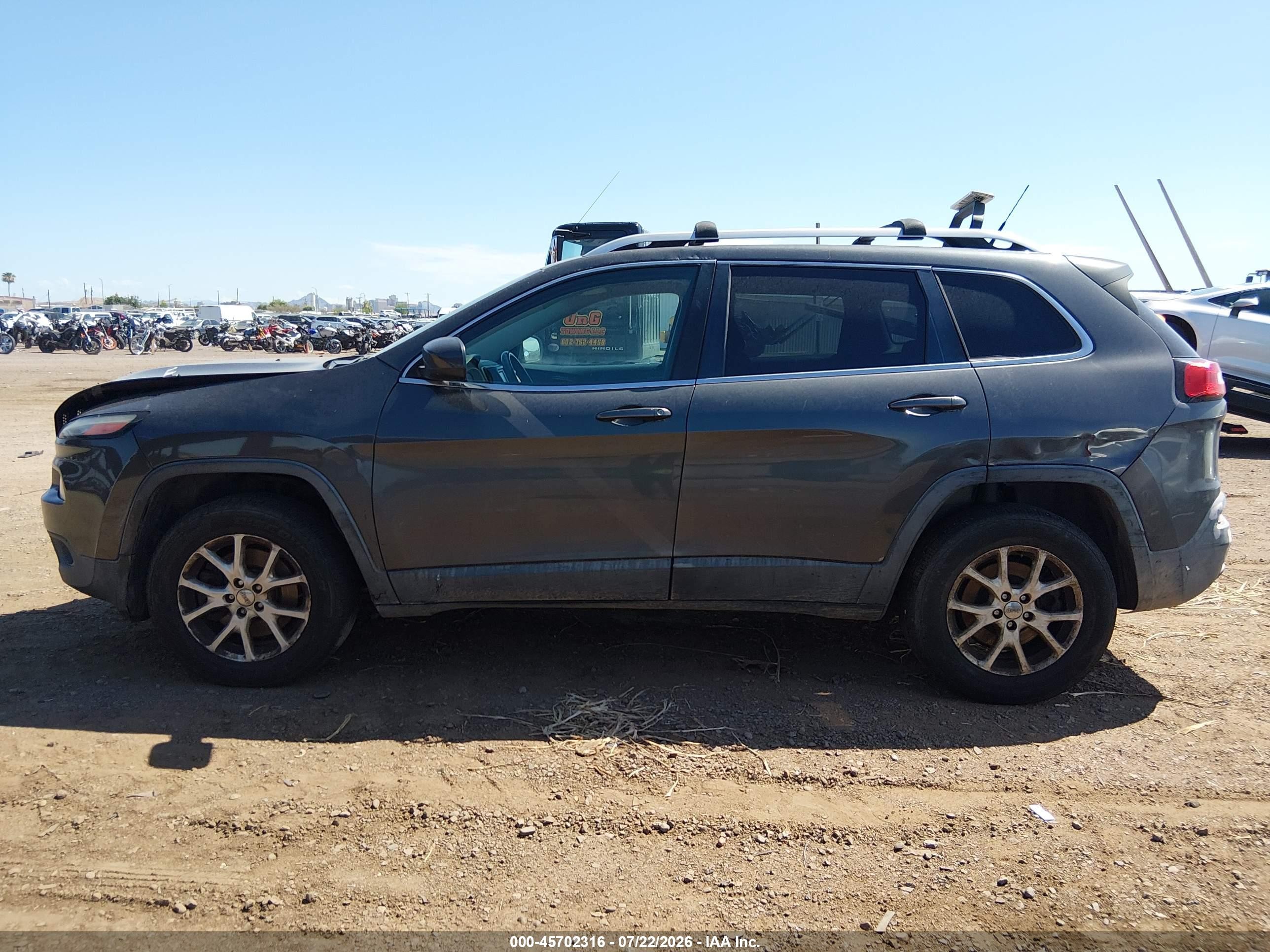 2015 Jeep Cherokee Latitude Gray vin: 1C4PJMCBXFW589046