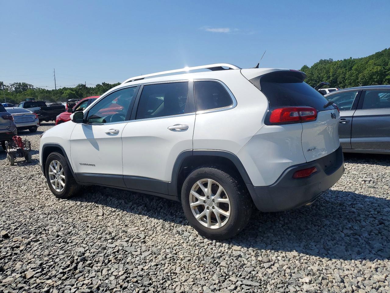 2015 Jeep Cherokee Latitude White vin: 1C4PJMCBXFW624734