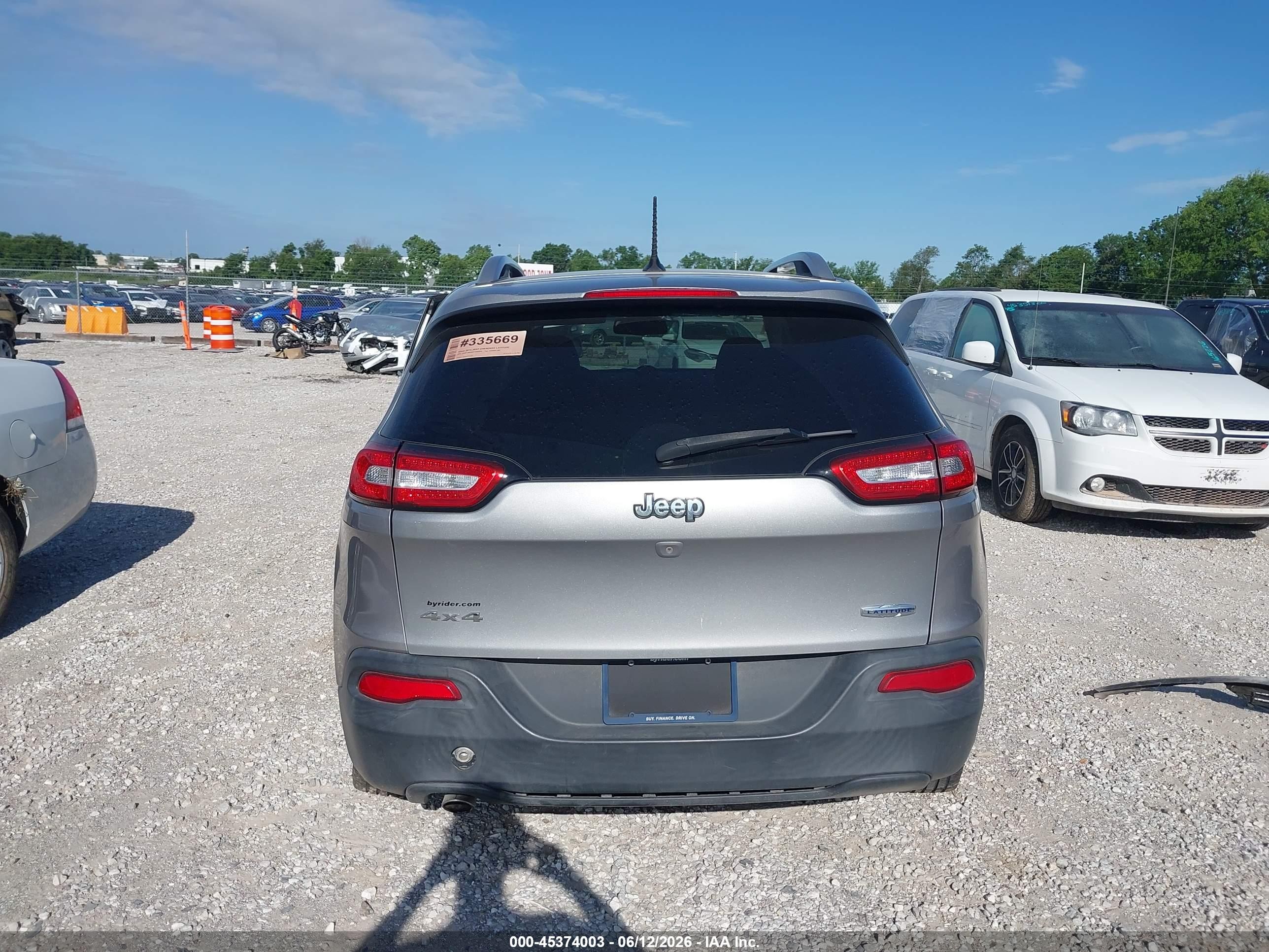 2015 Jeep Cherokee Latitude Серый vin: 1C4PJMCBXFW645762
