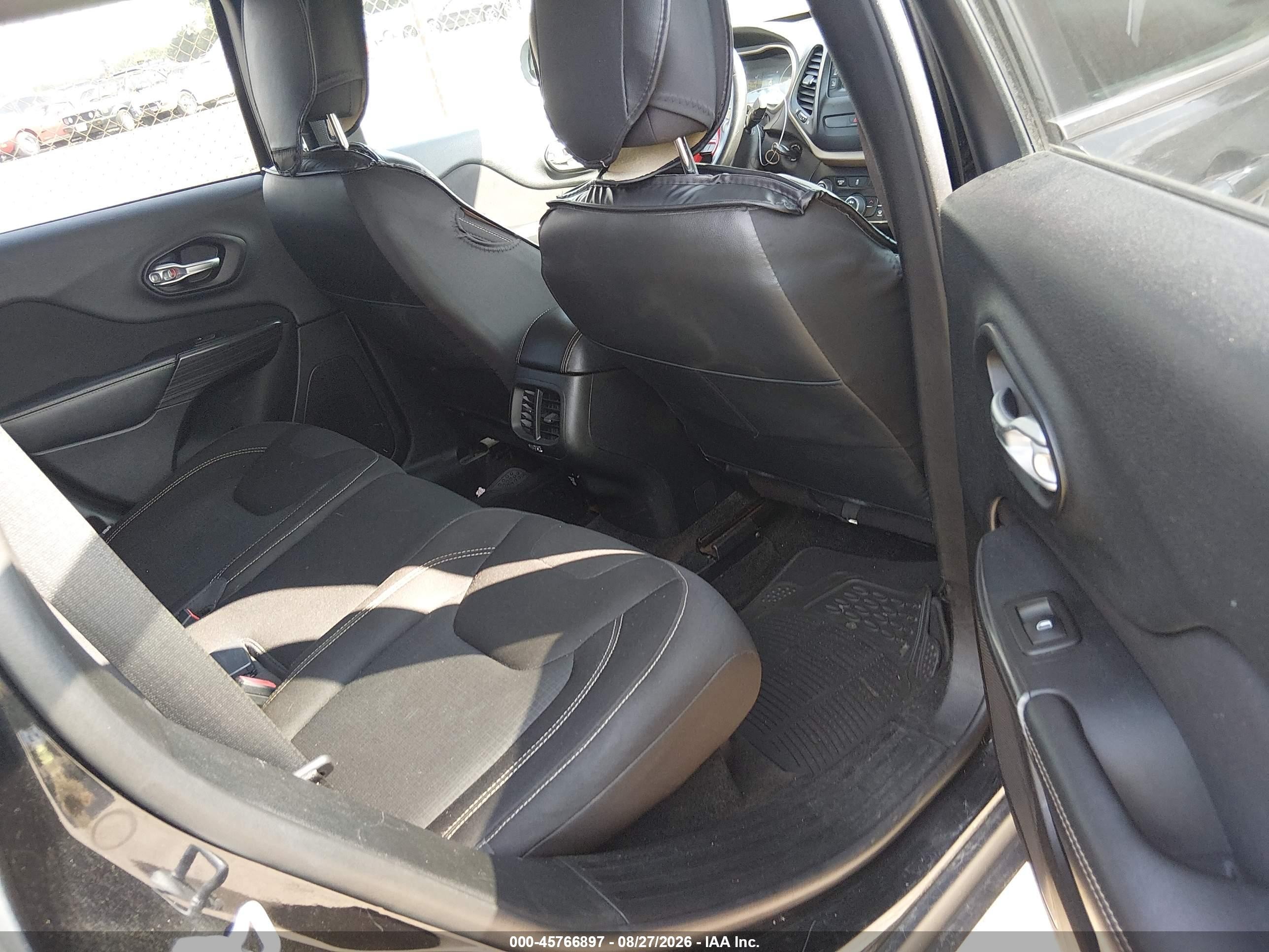 2015 Jeep Cherokee Latitude Black vin: 1C4PJMCBXFW691849