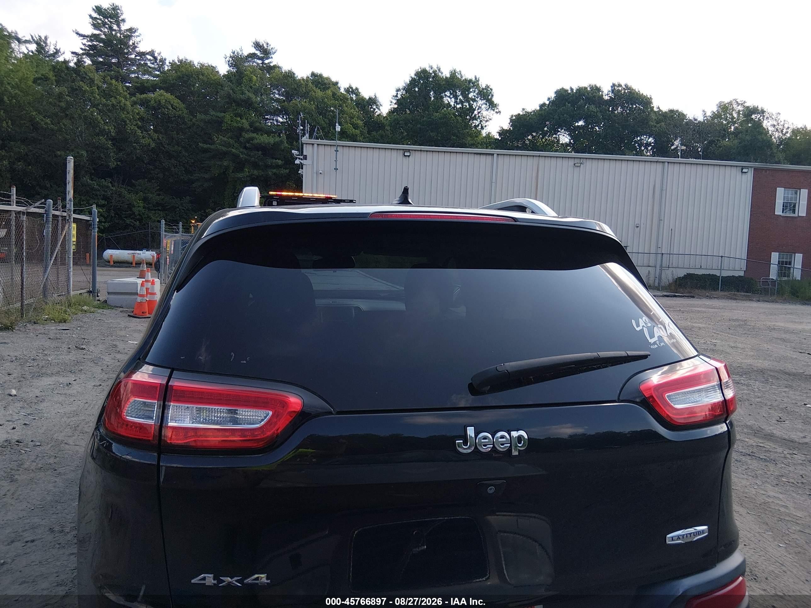 2015 Jeep Cherokee Latitude Black vin: 1C4PJMCBXFW691849