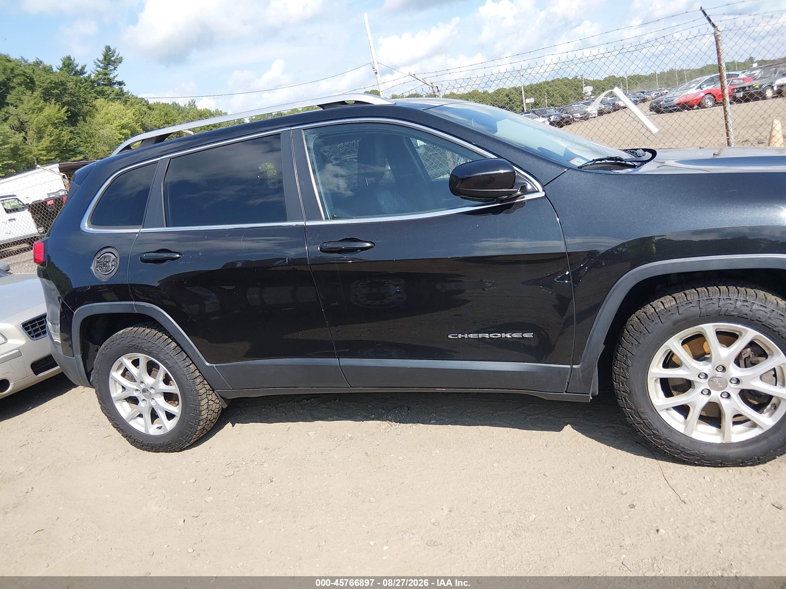 2015 Jeep Cherokee Latitude Black vin: 1C4PJMCBXFW691849