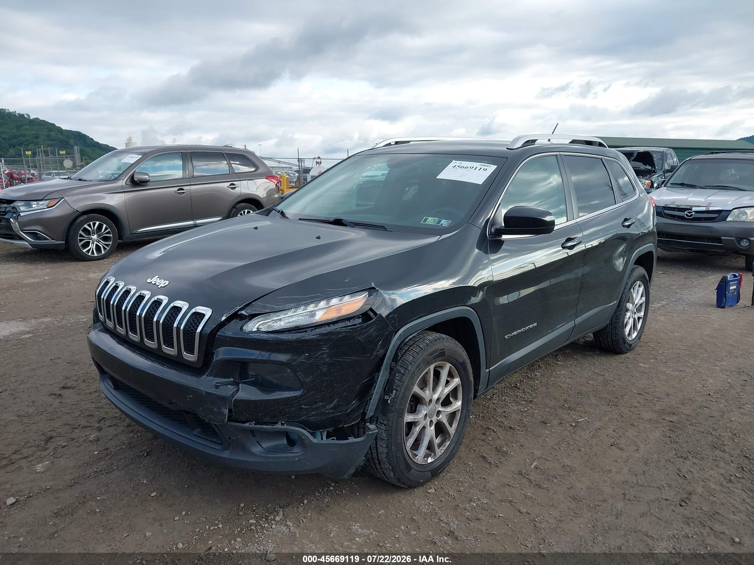 2015 Jeep Cherokee Latitude Black vin: 1C4PJMCBXFW715437
