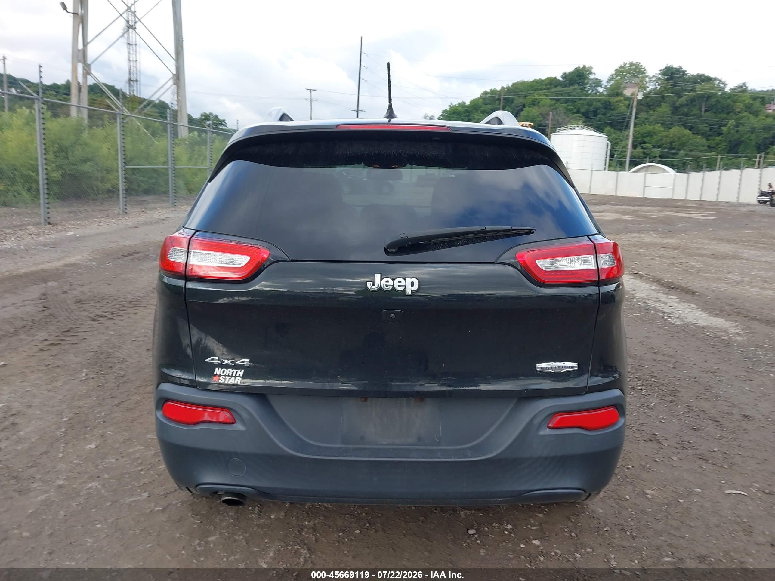 2015 Jeep Cherokee Latitude Black vin: 1C4PJMCBXFW715437