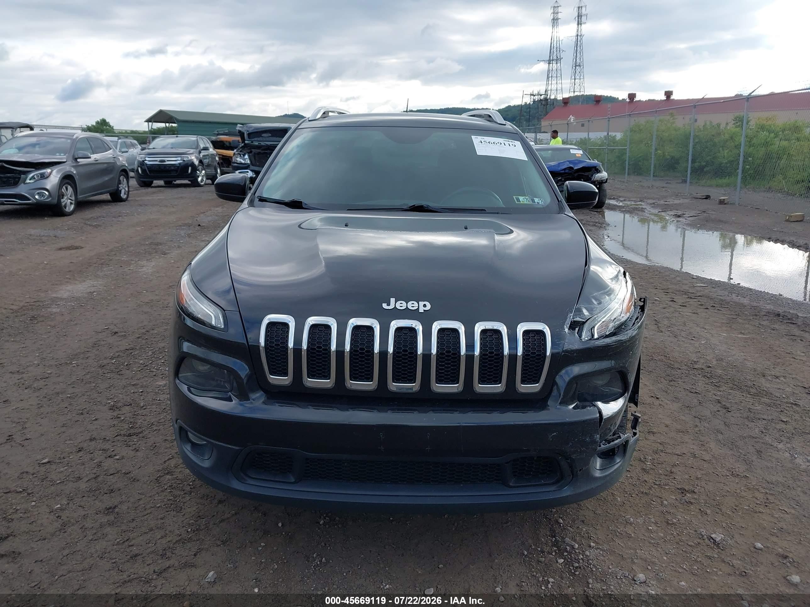 2015 Jeep Cherokee Latitude Black vin: 1C4PJMCBXFW715437