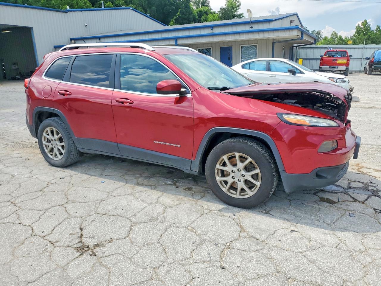 2015 Jeep Cherokee Latitude Red vin: 1C4PJMCBXFW771992