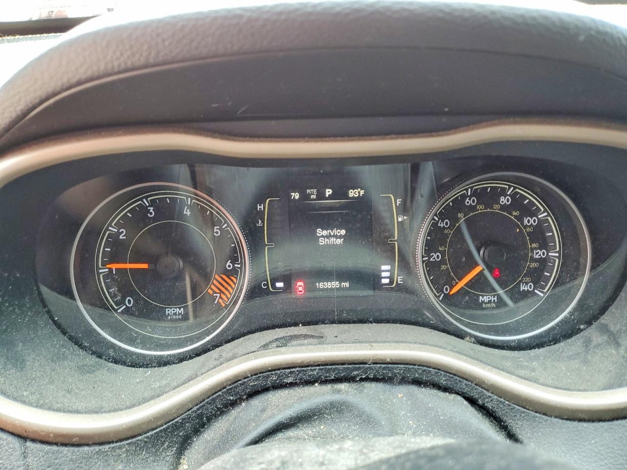 2015 Jeep Cherokee Latitude Red vin: 1C4PJMCBXFW771992