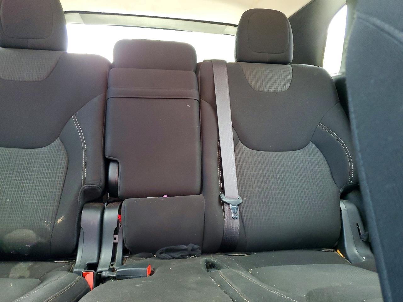 2015 Jeep Cherokee Latitude Red vin: 1C4PJMCBXFW771992