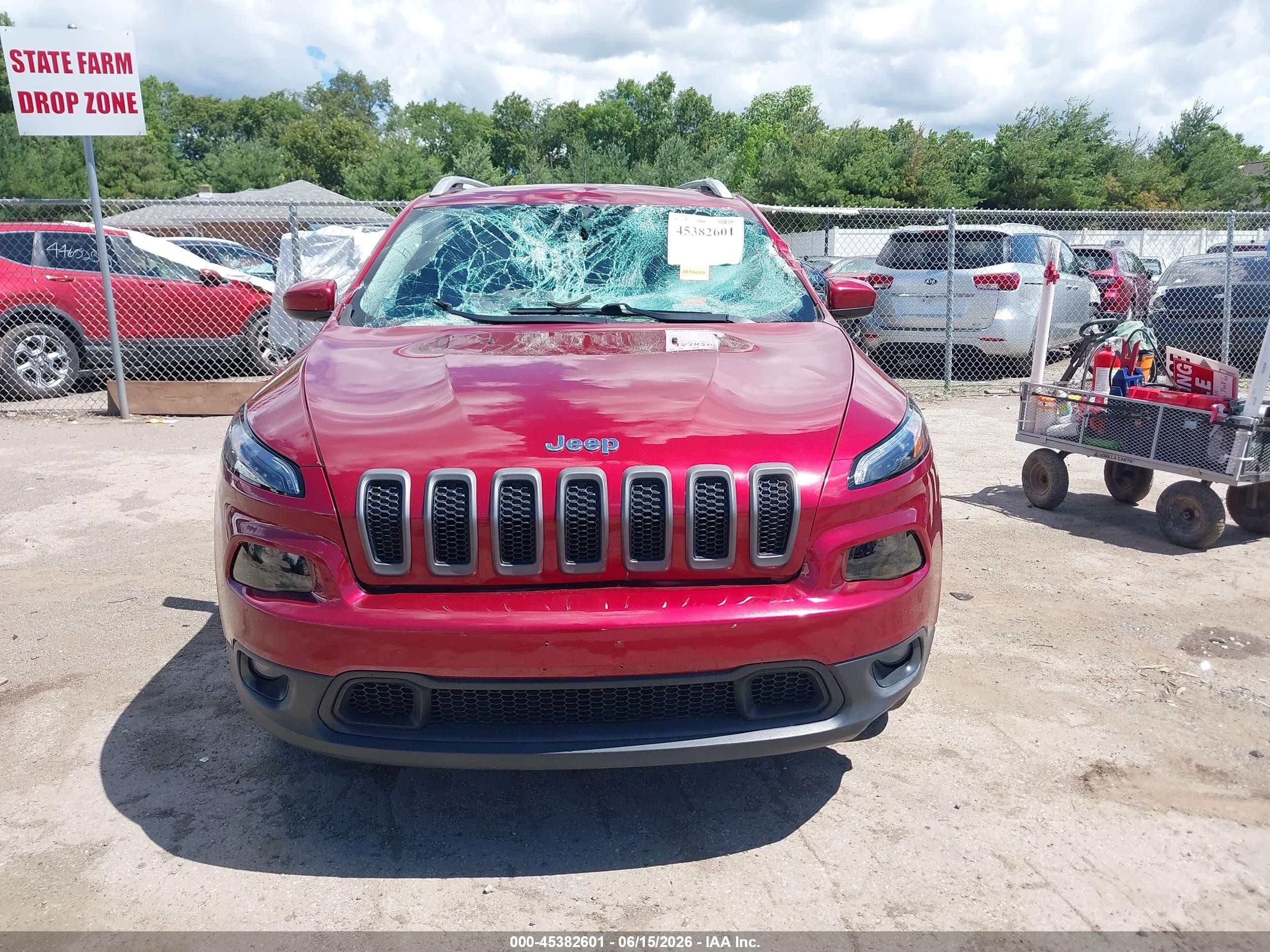 2015 Jeep Cherokee Latitude Red vin: 1C4PJMCBXFW772267