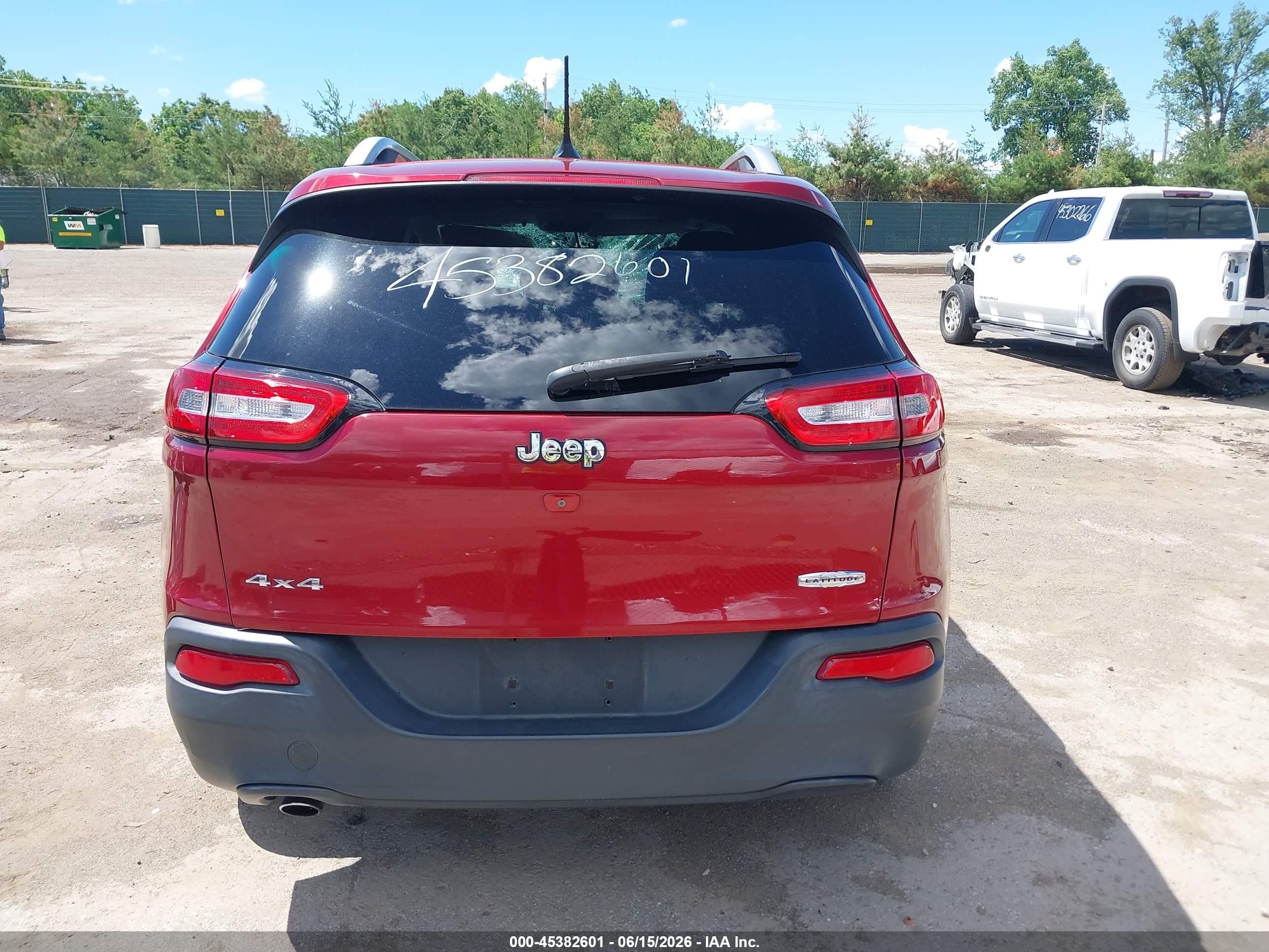 2015 Jeep Cherokee Latitude Red vin: 1C4PJMCBXFW772267