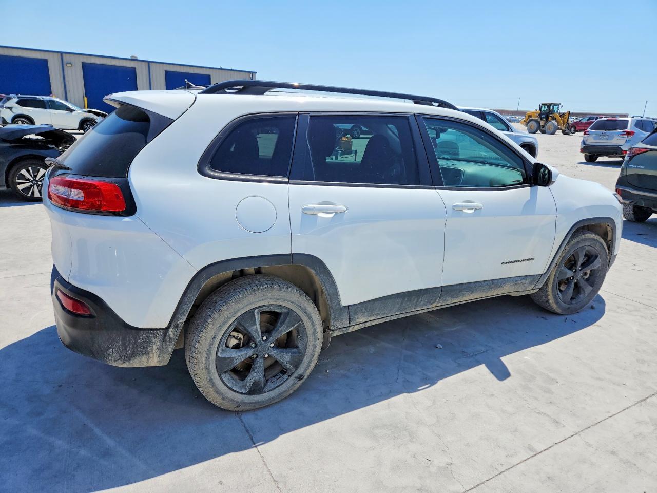 2015 Jeep Cherokee White vin: 1C4PJMCBXFW774391