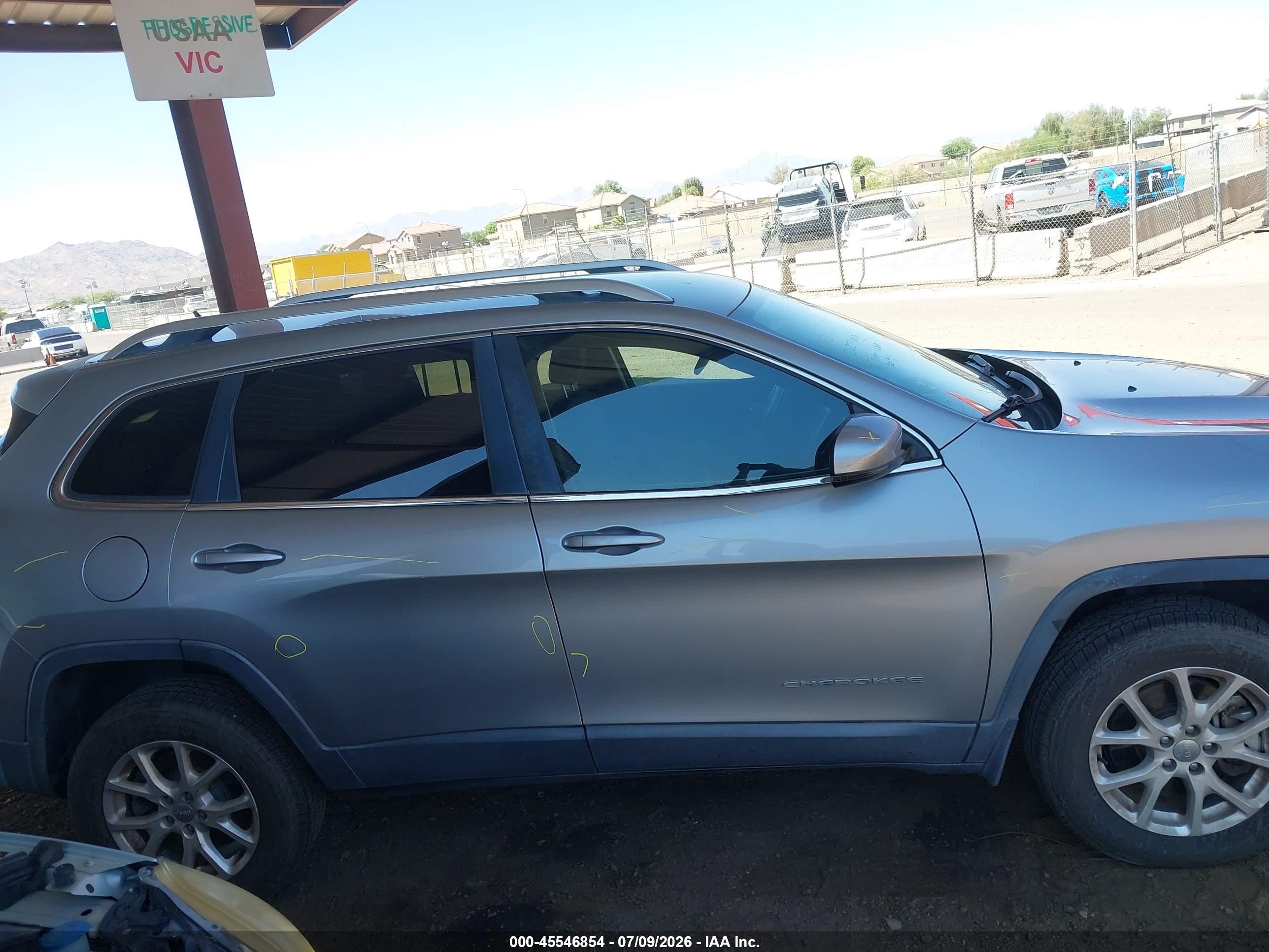 2015 Jeep Cherokee Latitude Gray vin: 1C4PJMCBXFW778215
