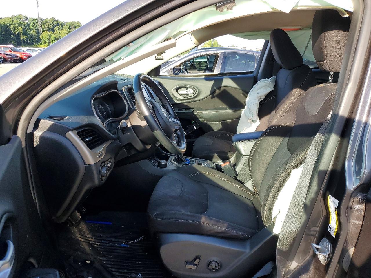 2015 Jeep Cherokee Latitude Gray vin: 1C4PJMCBXFW778277