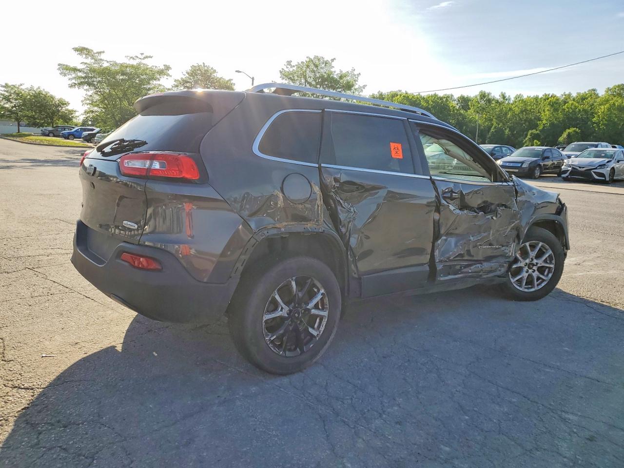 2015 Jeep Cherokee Latitude Gray vin: 1C4PJMCBXFW778277